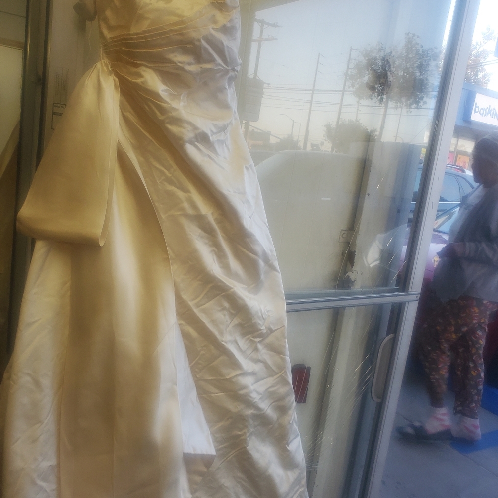 Vera Wang Dutchesse Wedding Wrap Dress SZ 8 Ivory Silk strapless Ball gown Sash - Picture 15 of 16